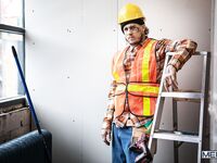 Inked construction worker Bo Sinn bags Asian feminine gay twink Dane Jaxson