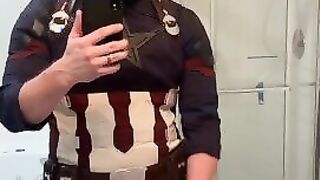 Captain America Cosplayer Nuts for his Country