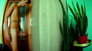 Extreme sounding boytoy, cumshot on the floor