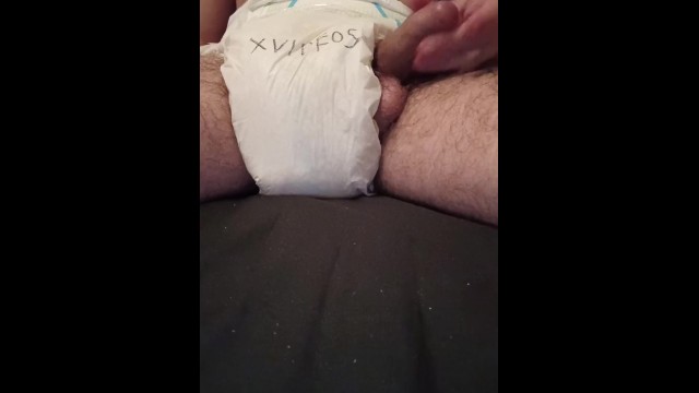 Squishing my diaper and jerking off