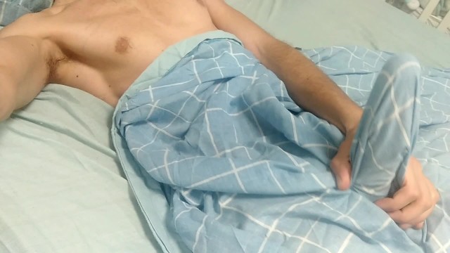 This Huge Dick Woke Up So Horny That He Fucked The Mattress