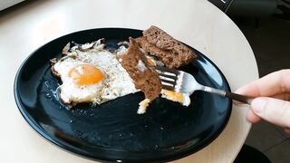 Kozzy makes breakfast and cumming on food, tasty cum