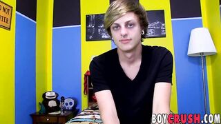 Handsome twink dildo pleasing solo