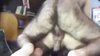 Peludo Coroa Comendo Novinho - Bareback Amateur