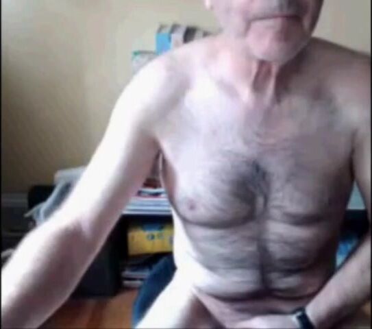 Naked Mature Men Outdoors on Cam