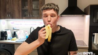 Handjob big cum load in eye of Justin Skye