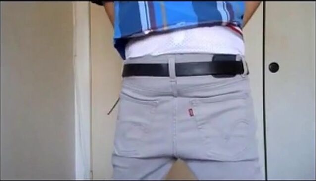 Twink Amateur Gets Off on Sagging