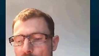Big-Cock Daddy Shows Off on Cam
