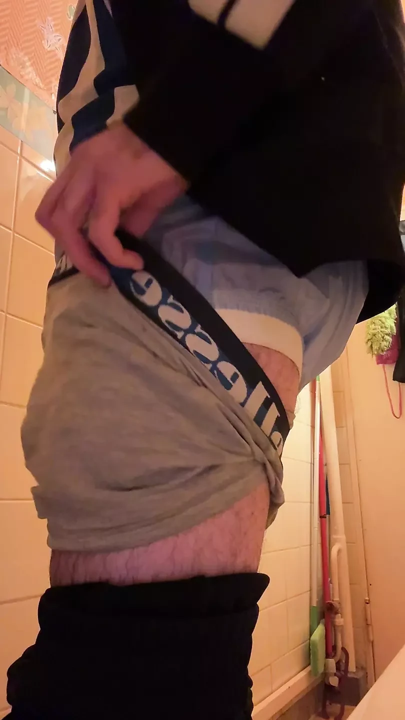 nappy boytoy shows his nappy at boyfriend's house