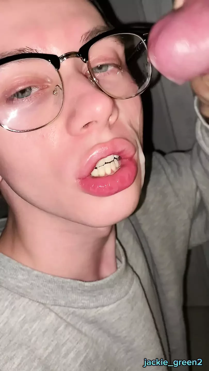 Horny boytoy decided to suck cock in gloryhole while olderman gets pleasure
