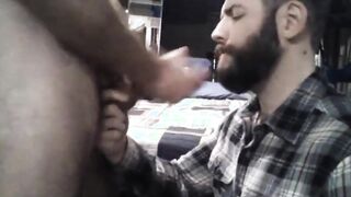 Big-Cock Bear Amateur Gets a Face Full of Cum