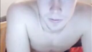 Twink's Delicious Butt on Webcam