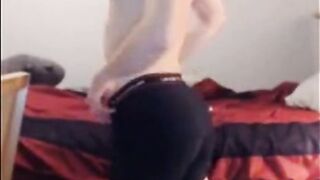 Twink's Delicious Butt on Webcam