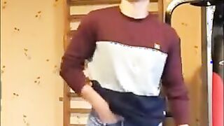 Hunky Amateur Twink Masturbating on Webcam