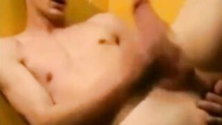 Twink Webcam Handjobs & Cumshots