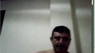 Bigote Maduro: Oso Amateur