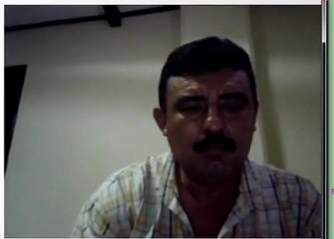 Bigote Maduro: Oso Amateur