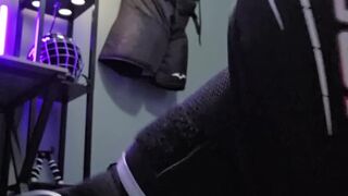 Hockey Hunk grinds & Nuts in Pullup (nappy)