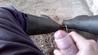 Twink's Handjob Cum Tribute