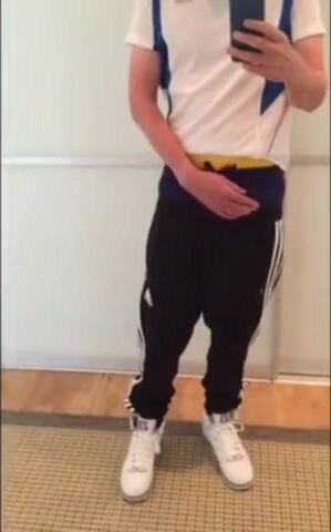 Twink Handjob Amateur Video - Sehr Geil