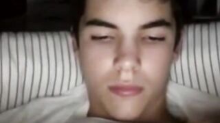Cute Twink's Sexy Webcam Handjob