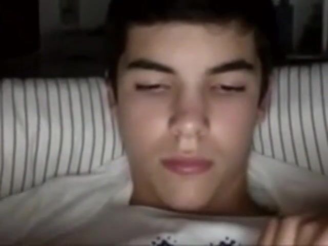 Cute Twink's Sexy Webcam Handjob
