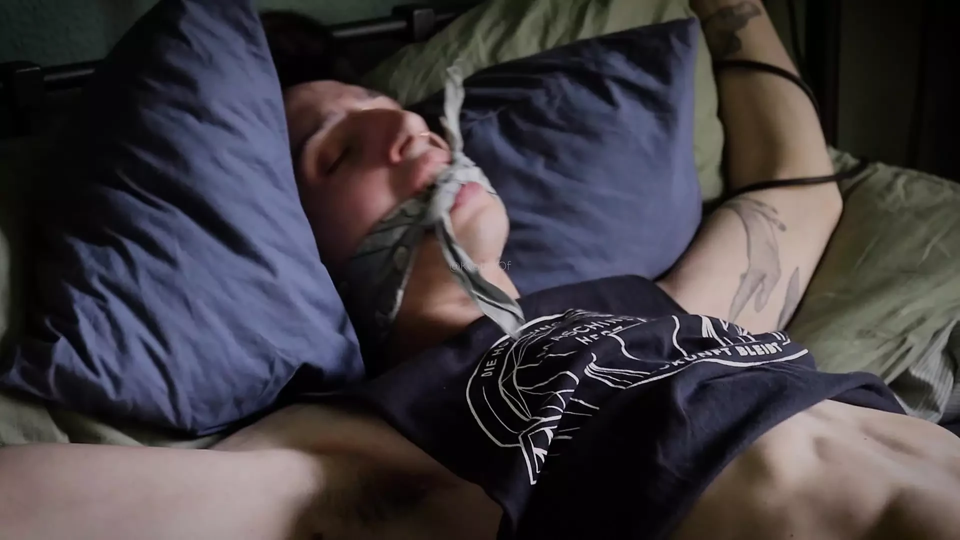 LIFELESS – fucked by inanimate objects
