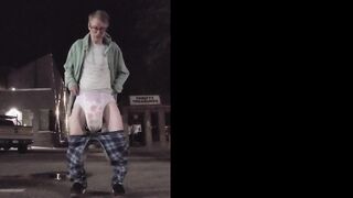 Wetting thick nappies in the street