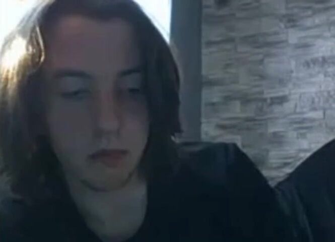 Hunk Surfer's Solo Webcam Show