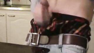 Twink Sagger Shoots a Load on the Table