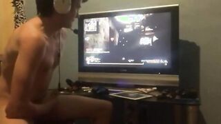 Twink Plays Call of Duty and Cums