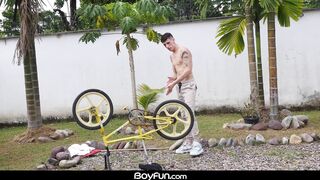 Latin twunk Milcon needs the big uncut dick of handyman Xander
