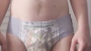 Diaper boy 1eaks and touches