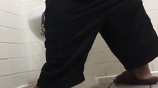 Cuban wiping ass
