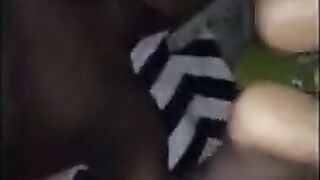 Twink chupa pau e leva mano liberal na bunda