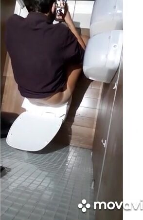 Latino big Ass poop