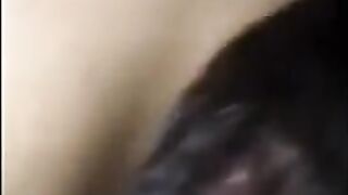 Je me fais sucer par un mec black en voiture