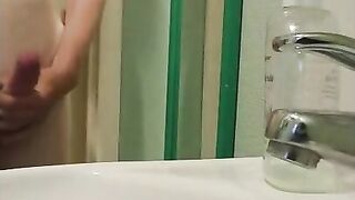 Big Cock Twink Amateur Masturbates on Webcam