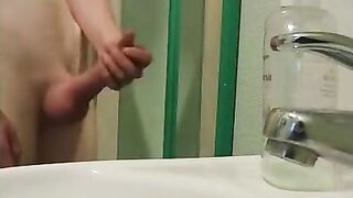 Big Cock Twink Amateur Masturbates on Webcam