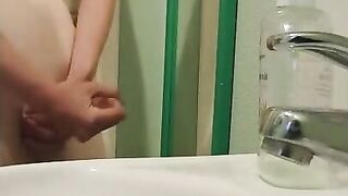 Big Cock Twink Amateur Masturbates on Webcam
