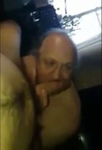 Fat Daddy Bareback Blowjob