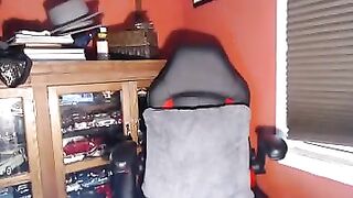 Bisexual cammer gets sucked and rimmed