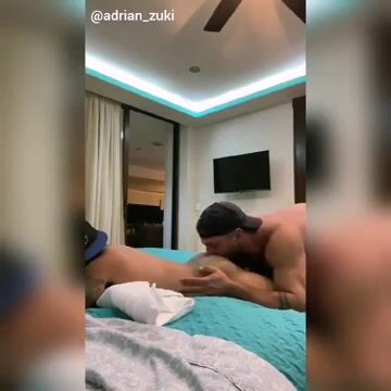 Sexy Arab eats out a Latino Gay Dwarf !