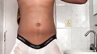 latino pisses on himself
