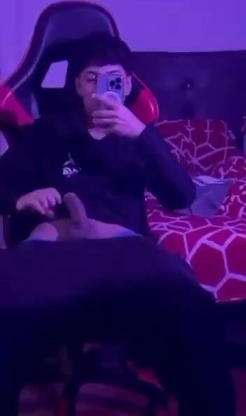 Latino stroke his thick cock alone and cums