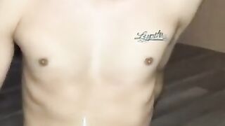 str8 latino cums on himself