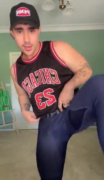 Latino jerk - video 17