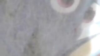 Jugando con mi pañal - video 2