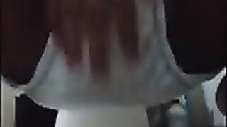Pañal mojado con mini paja twerkera...