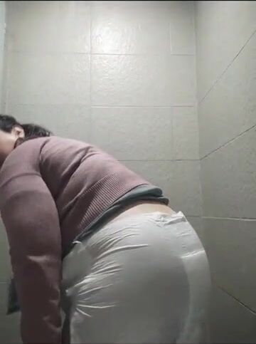 Mi bebu se hizo pis en el trabajo